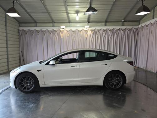 2022 Tesla Model 3 Base