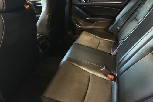 Platinum White Pearl 2022 Honda Accord Sport 1.5T