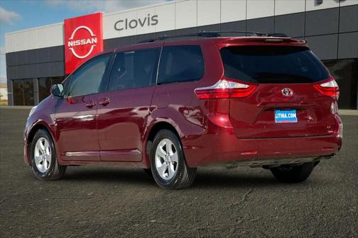 Salsa Red Pearl 2017 Toyota Sienna LE