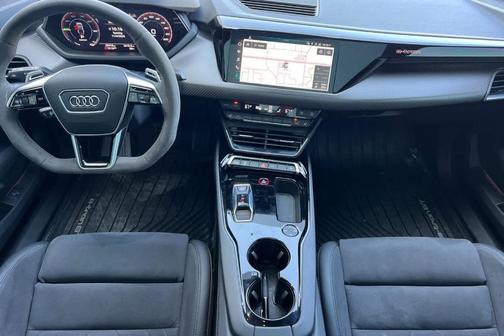 2023 Audi e-tron GT Premium Plus