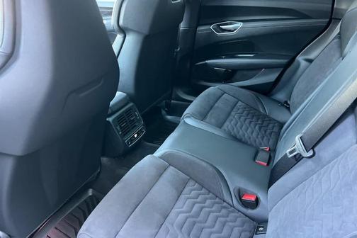 2023 Audi e-tron GT Premium Plus