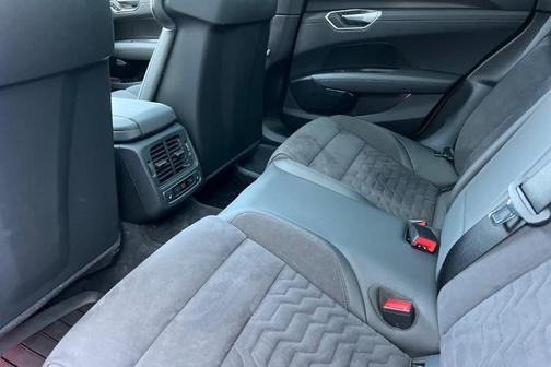 2023 Audi e-tron GT Premium Plus