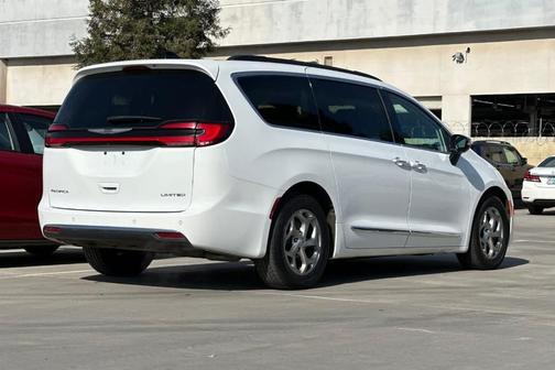 2023 Chrysler Pacifica Limited