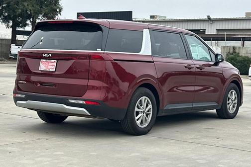 2024 Kia Carnival LX