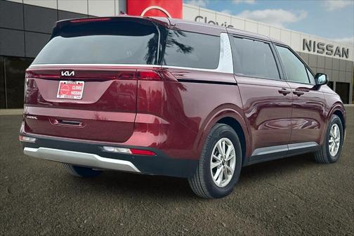 2024 Kia Carnival LX
