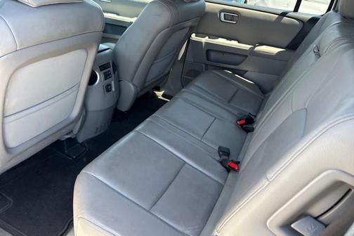 White 2013 Honda Pilot EX-L w/ Navigation