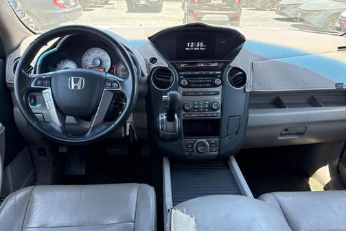 White 2013 Honda Pilot EX-L w/ Navigation
