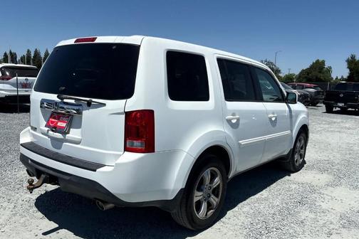White 2013 Honda Pilot EX-L w/ Navigation
