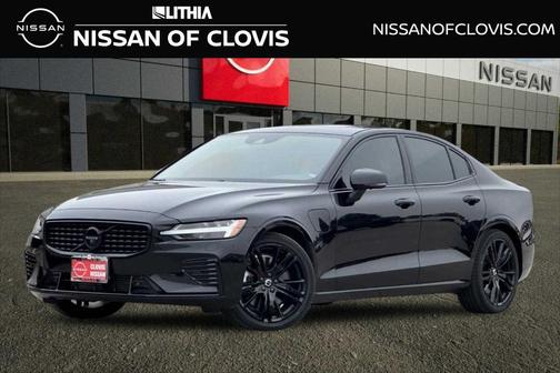 2022 Volvo S60 Recharge Plug-In Hybrid T8 Black Edition R-Design Extended Range