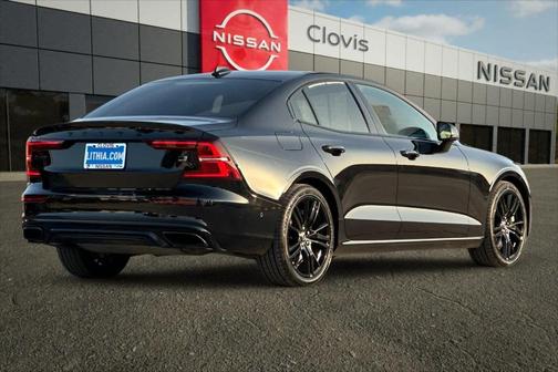 2022 Volvo S60 Recharge Plug-In Hybrid T8 Black Edition R-Design Extended Range