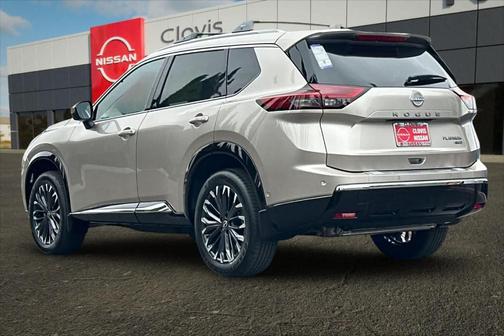 Champagne Silve 2026 Nissan Rogue Platinum