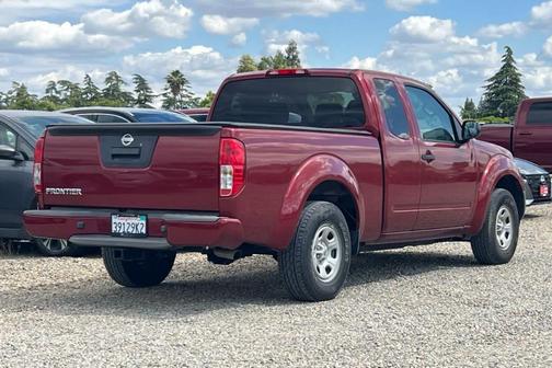Red 2017 Nissan Frontier S