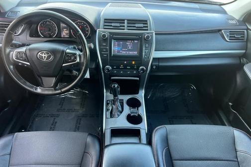 2016 Toyota Camry SE