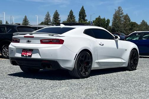Summit White 2016 Chevrolet Camaro 2SS