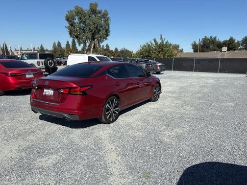 2021 Nissan Altima 2.5 SR