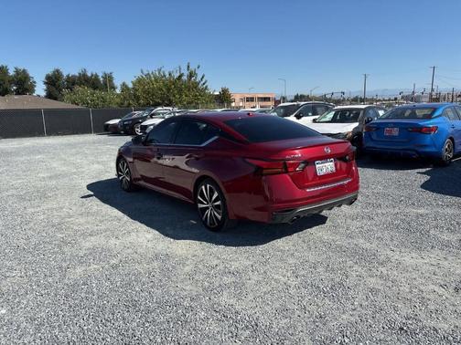 2021 Nissan Altima 2.5 SR