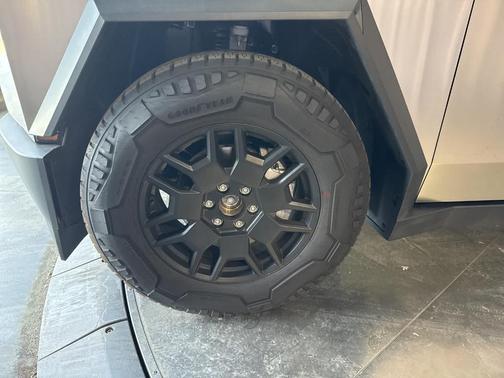 2024 Tesla Cybertruck Base