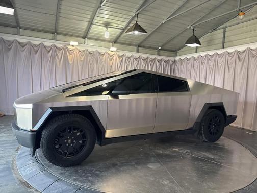 2024 Tesla Cybertruck Base