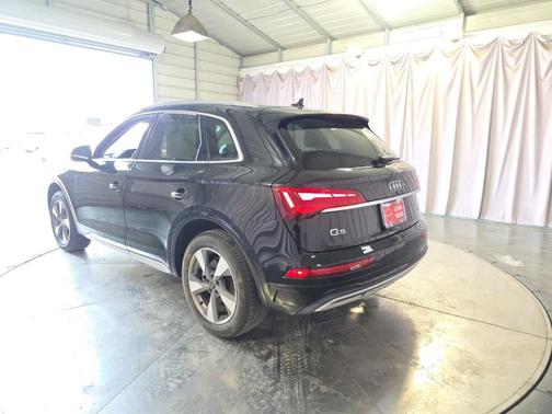 2023 Audi Q5 40 Premium Plus