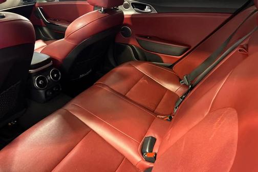 2018 Kia Stinger GT1