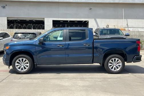Northsky Blue Metallic 2022 Chevrolet Silverado 1500 Custom