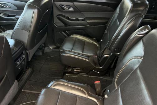 Iridescent Pearl Tricoat 2020 Chevrolet Traverse Premier