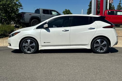 White 2018 Nissan Leaf SL