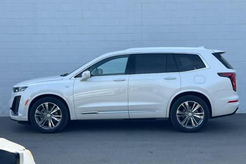 2025 Cadillac XT6 Premium Luxury FWD