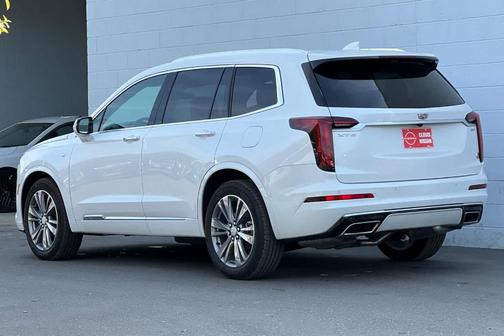 2025 Cadillac XT6 Premium Luxury FWD