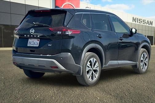 2021 Nissan Rogue SV