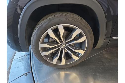 Deep Black Pearl Effect 2022 Volkswagen Atlas 3.6L SEL Premium R-Line