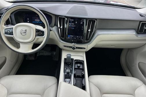 2023 Volvo XC60 B5 Core