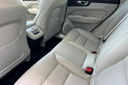 2023 Volvo XC60 B5 Core
