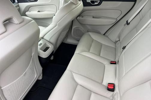 2023 Volvo XC60 B5 Core