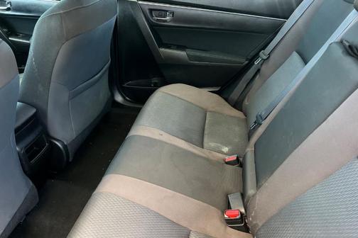 Blizzard Pearl 2018 Toyota Corolla LE