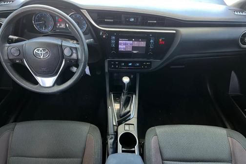Blizzard Pearl 2018 Toyota Corolla LE