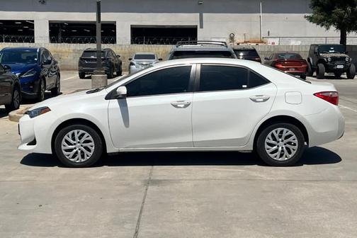 Blizzard Pearl 2018 Toyota Corolla LE