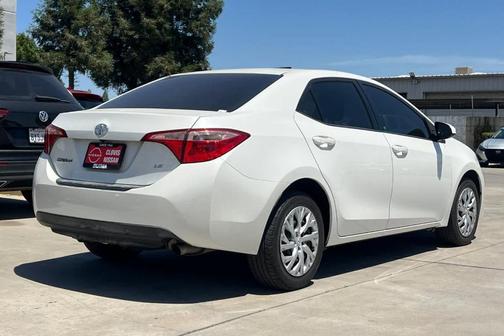 Blizzard Pearl 2018 Toyota Corolla LE