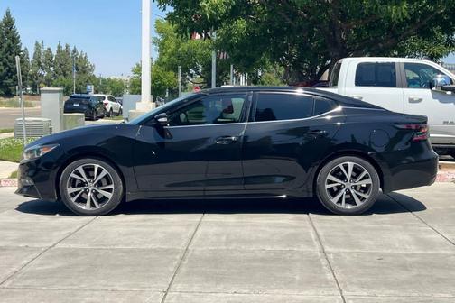 Black 2017 Nissan Maxima 3.5 SL