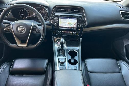 Black 2017 Nissan Maxima 3.5 SL