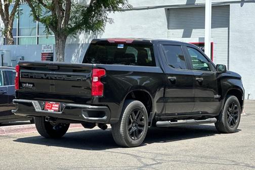 Black 2022 Chevrolet Silverado 1500 Custom