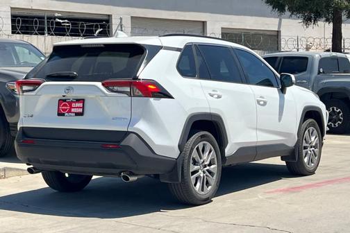 Wind Chill Pearl 2023 Toyota RAV4 XLE Premium