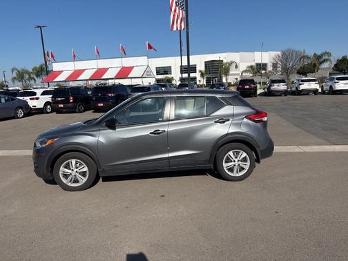 2020 Nissan Kicks S