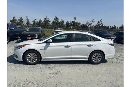2017 Hyundai SONATA Hybrid SE