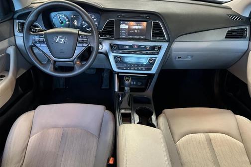 Hyper White 2017 Hyundai SONATA Hybrid SE