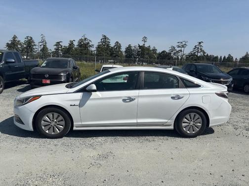 2017 Hyundai SONATA Hybrid SE