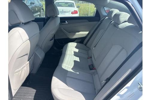 2017 Hyundai SONATA Hybrid SE