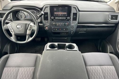 2022 Nissan Titan SV
