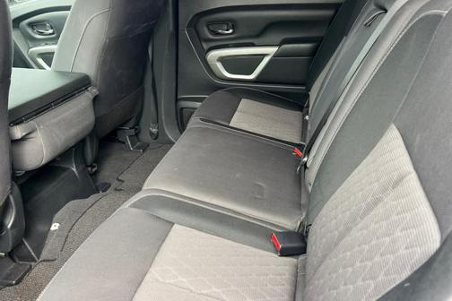 2022 Nissan Titan SV