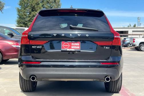 Black 2019 Volvo XC60 T6 Momentum